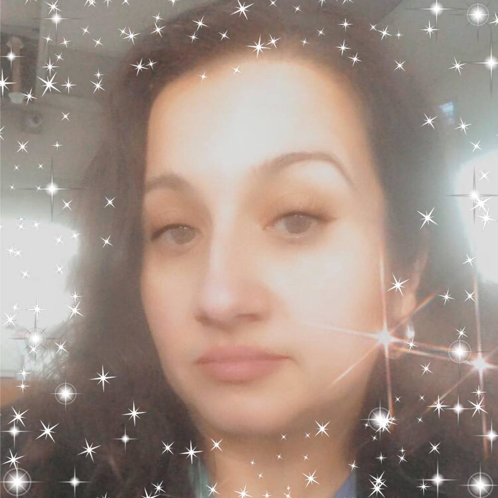 Meet your Posher, Ivee